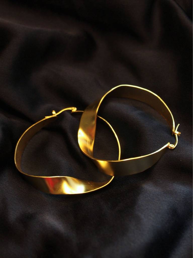 Twist And Turn Hoops : EOTTXL