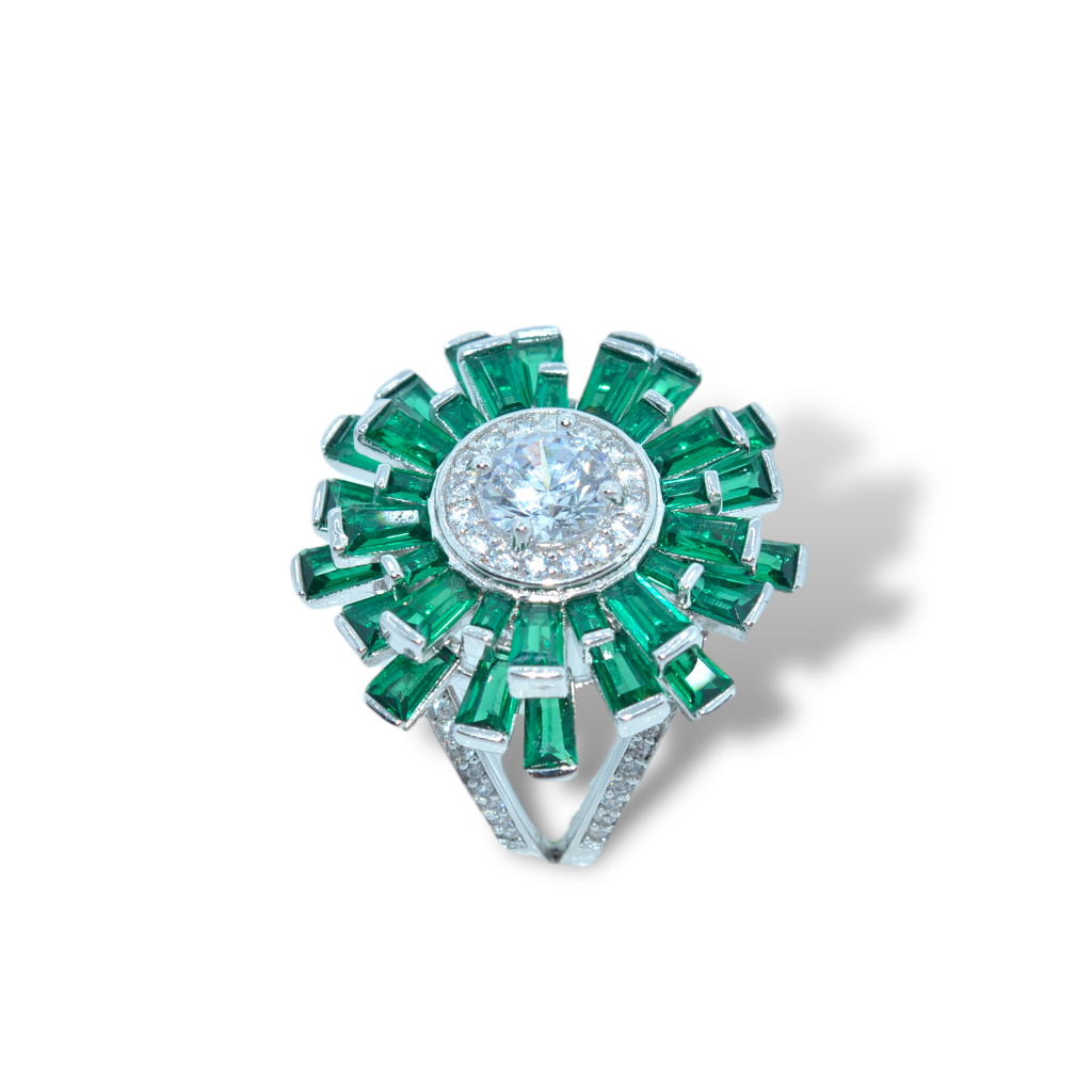 Emerald Elegance Ring : 231