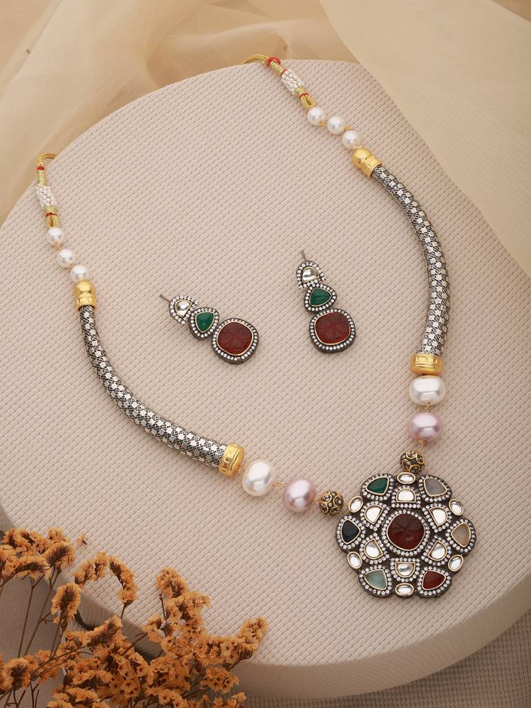 Silver Toned Multicoloured Kundan Designer Hasli Pendant Jewellery Set : SJNK2344