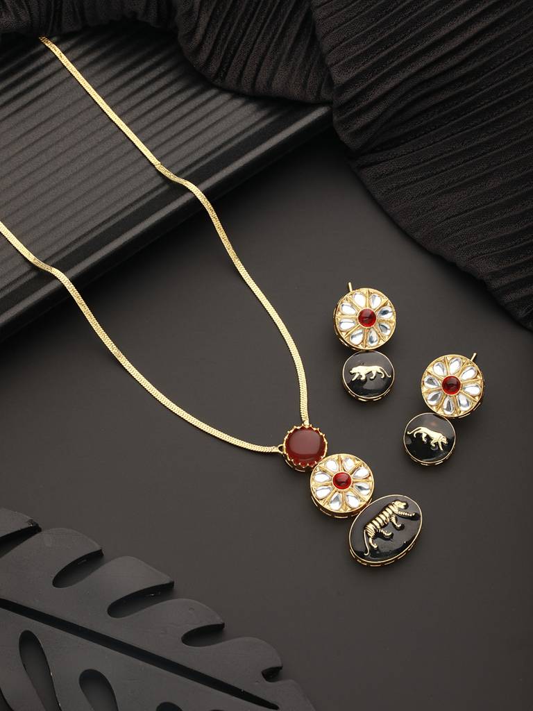 Gold Toned Red Kundan Lion Motif Locket Jewellery Set : SJLK2345