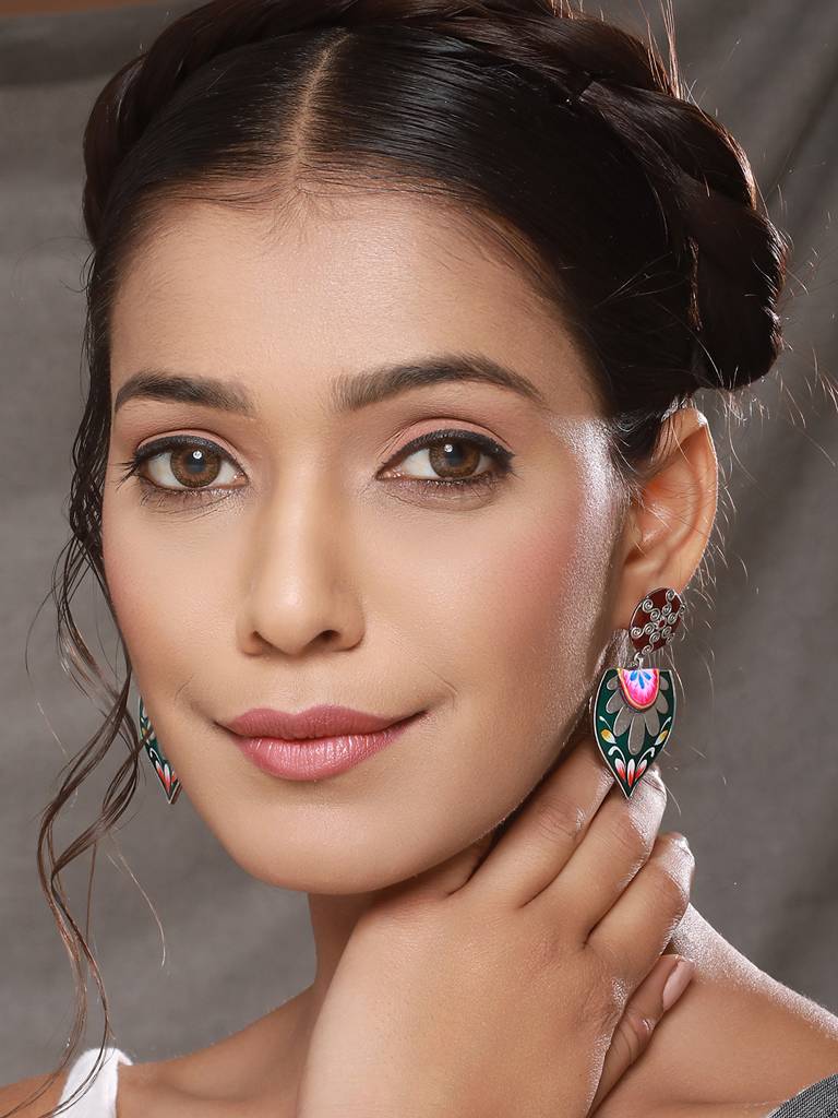 Oxidised Silver Toned Red & Green Handpainted Chandelier Minimal Earring : SJER2393