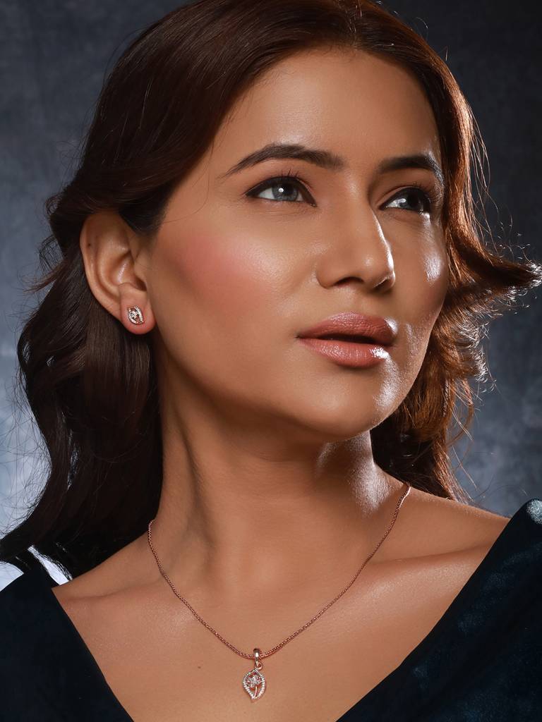 Rose Gold Plated Zircon Studded Minimal Floral Locket Jewellery Set : SJLK2473