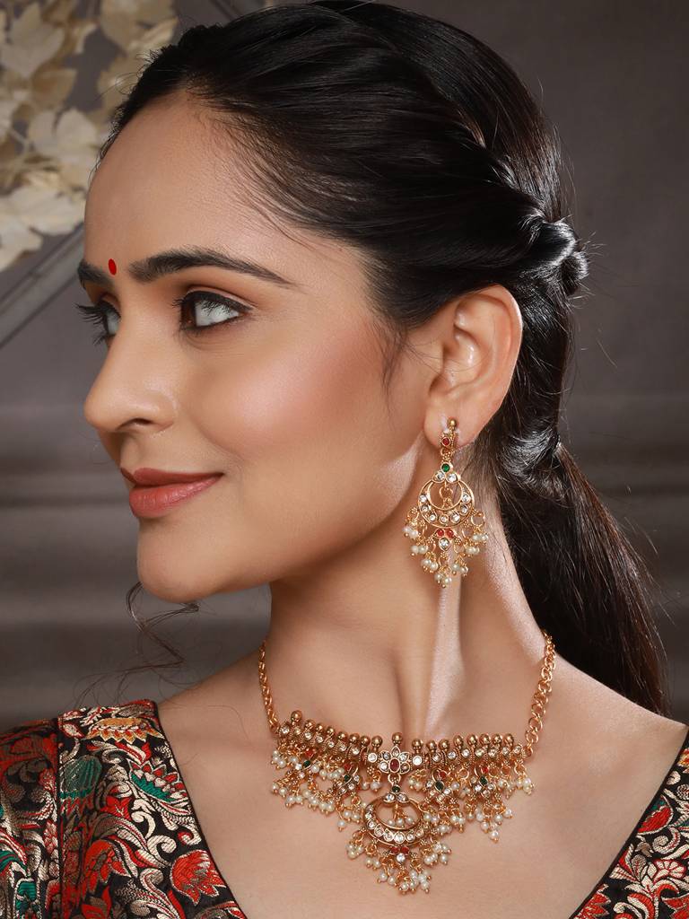 Gold Plated Kemp Stones Pearl Beaded Chandbali Pendant Style Choker Jewellery Set : SJNK2499