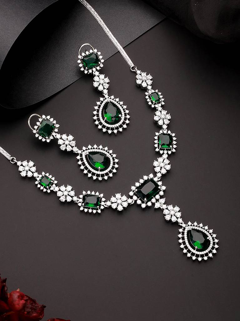 Silver Toned Emerald Green Studded Statement Pendant Jewellery Set : SJNK2568