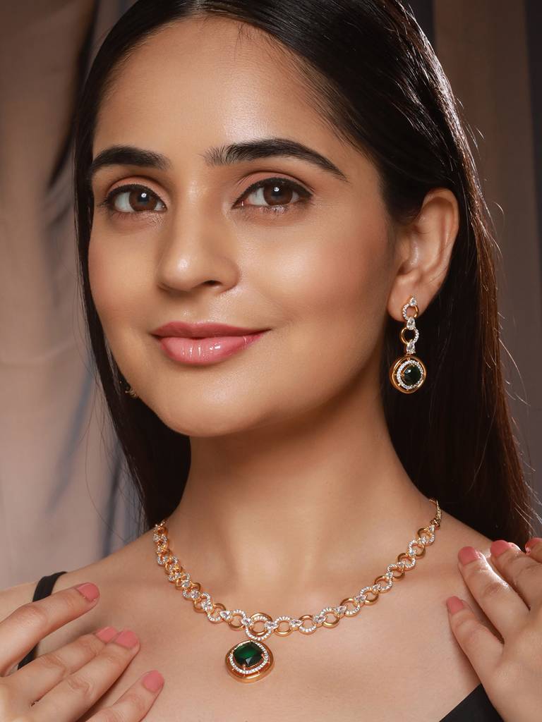 Gold Toned Emerald Green Ad Studded Statement Link Pendant Jewellery Set : SJNK2571