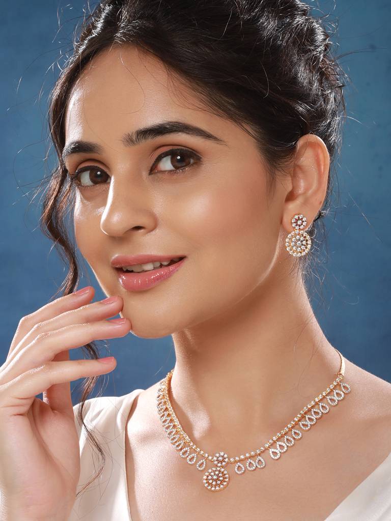 Gold Toned Ad Studded Floral Drop Minimal Jewellery Set : SJNK2573