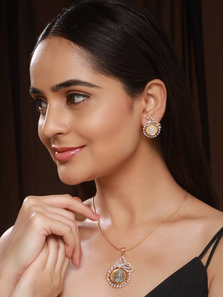 Gold Toned Ginni Locket Set For Women : SJLK2578