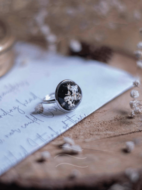 Ebony Flower Ring Unisex : LA-EMFR-02