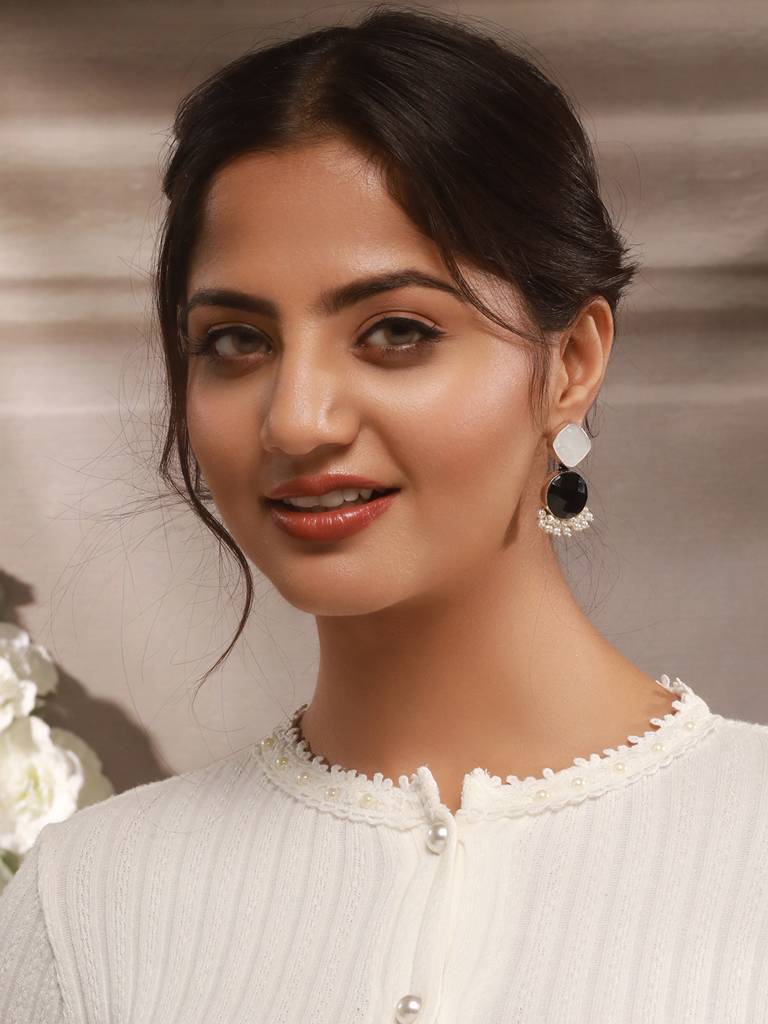 Silver Oxidised Black Stone Studded Pearl Beaded Minimal  Drop Earrings : SJER2618