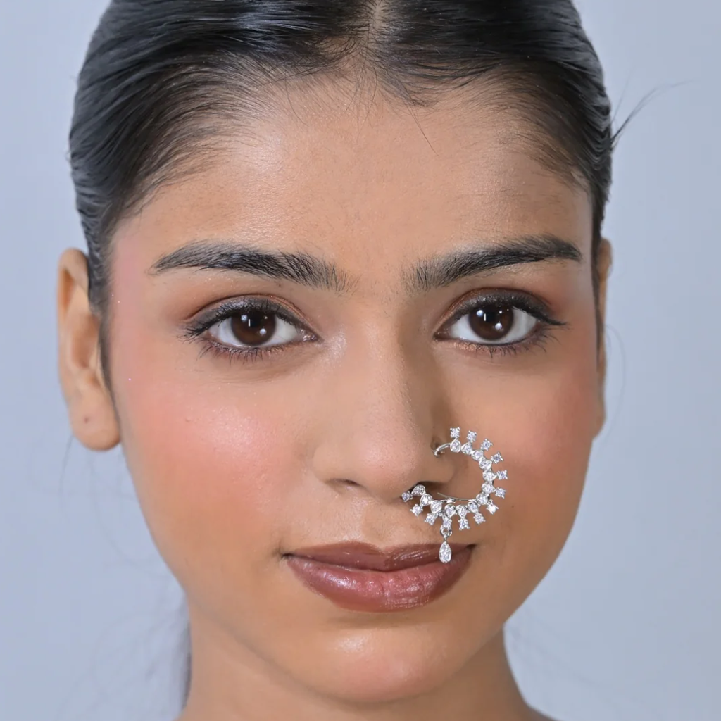 Apsara Diamond Small Circle Silver Nosering : NR0018