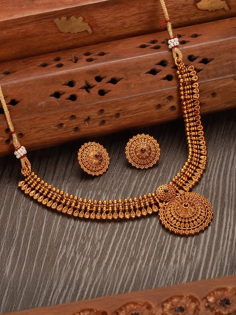 Antique Gold Plated Intricate Temple Floral Pendant Jewellery Set : SJNK2652