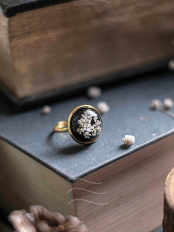 Ebony Flower Ring Unisex : LA-EMFR-02