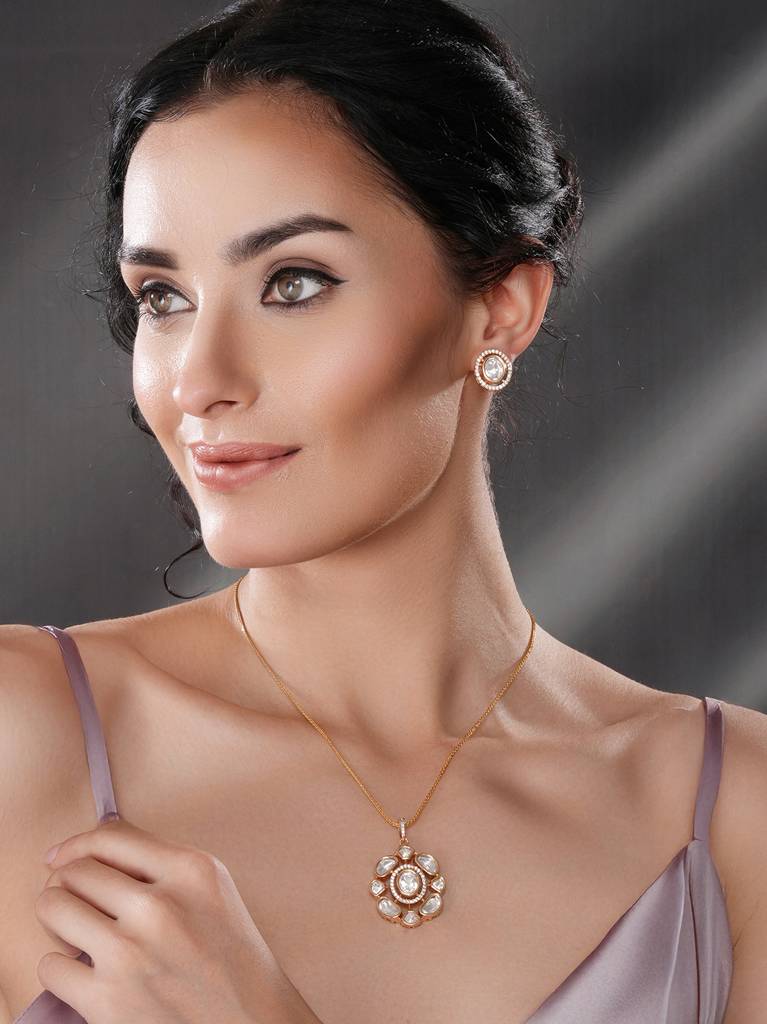 Gold Plated White Kundan Polki Studded Floral Minimal Locket Pendant Jewellery Set : SJLK2720