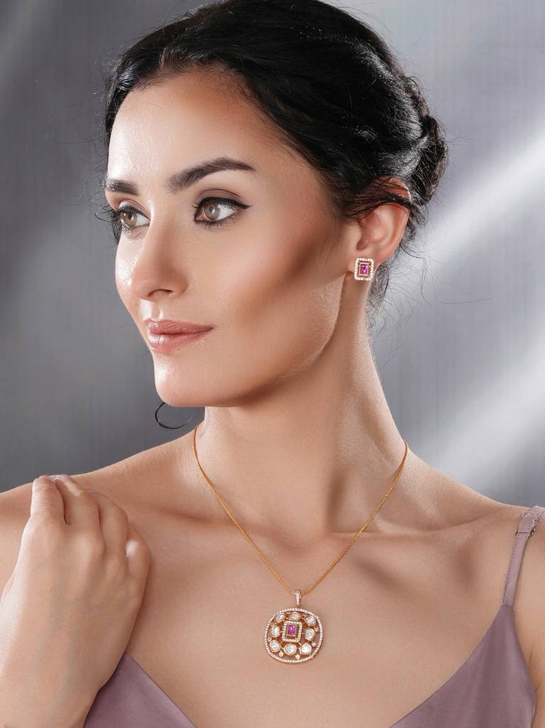 Gold Plated Ruby Red Kundan Studded Designer Locket Pendant Jewellery Set : SJLK2721
