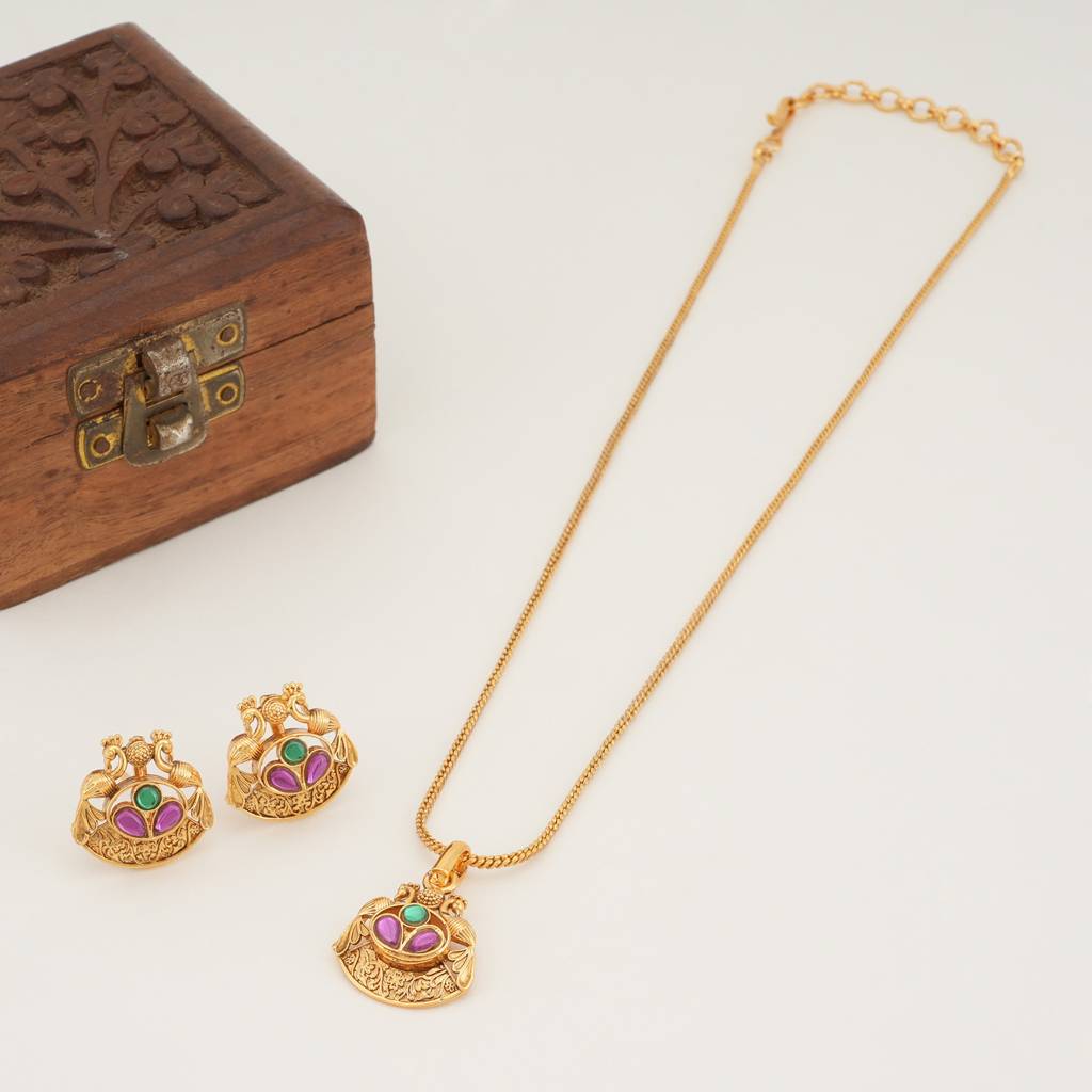 Stunning Muticolor Gold Pendant Set : SJ1388