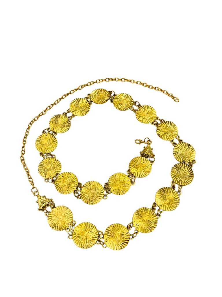 Women Gold-Plated Textured Disc Kamarbandh Waist Belt : VI26KB10007