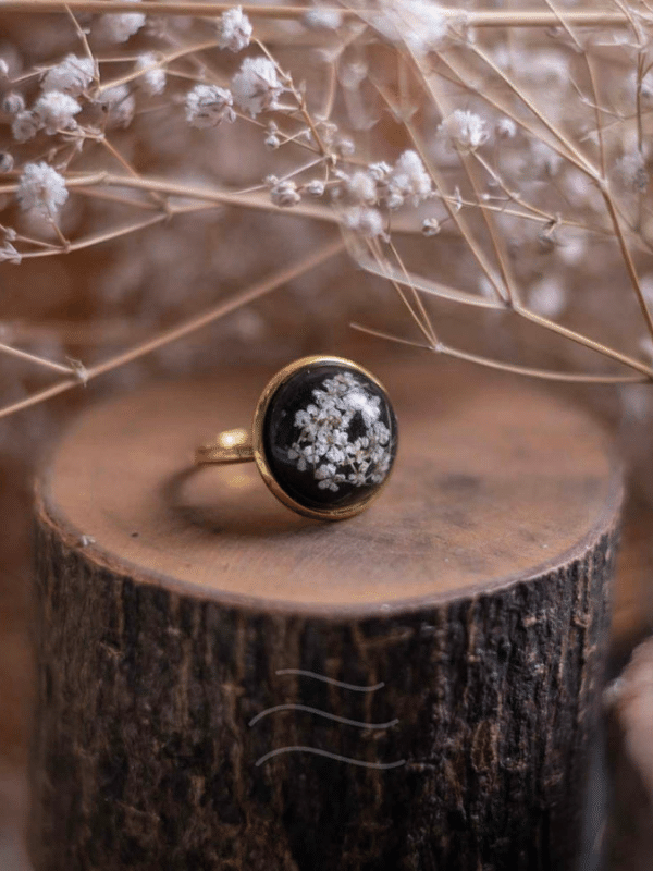 Ebony Flower Ring Unisex : LA-EMFR-02