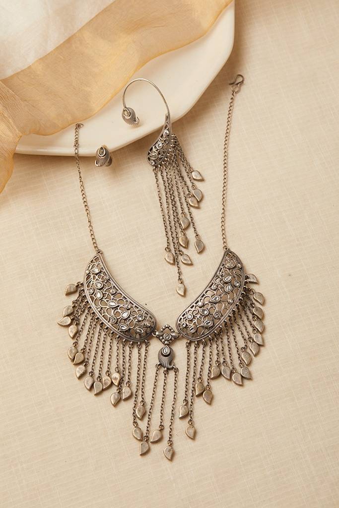 Avantika Silver Necklace : nec01