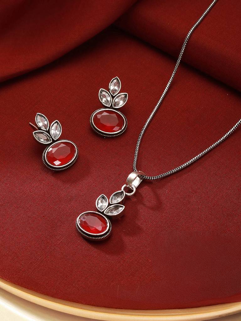 Oxidised Silver Toned Ruby Red  & White Stone Studded Floral Minimal Pendant Chain Jewellery Set : SJLK2802