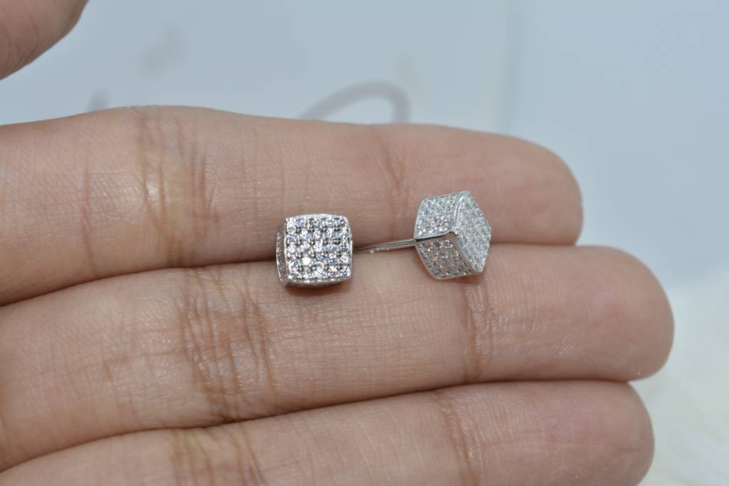 Square Chic Studs : 281