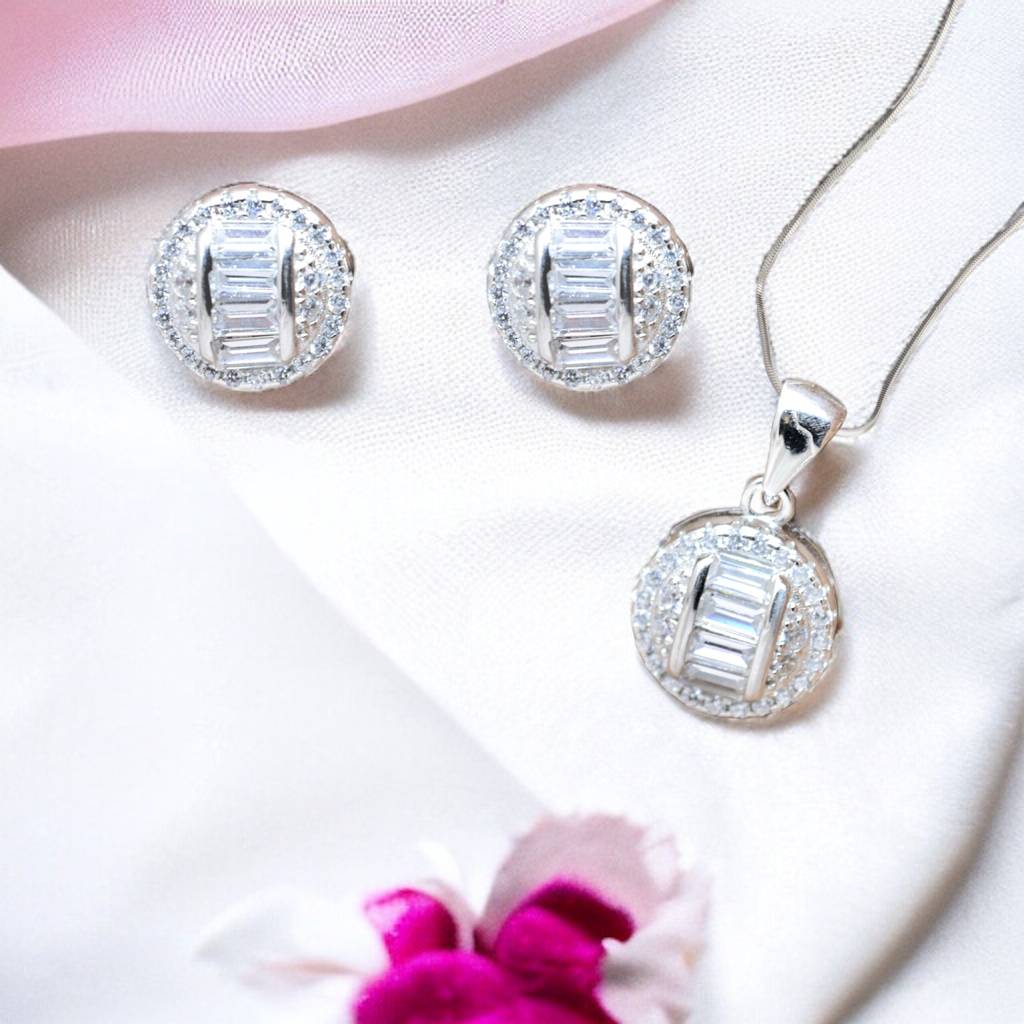 Chic Round Pendant Sets : 290