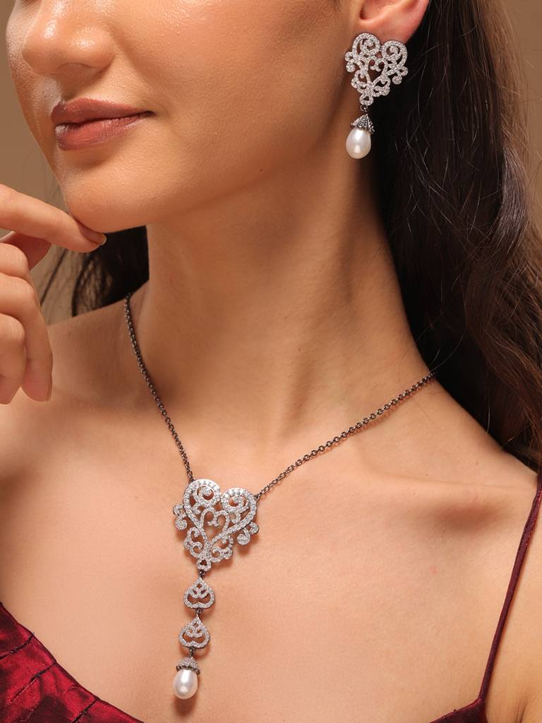 Royal Romance Mary Black Necklace Set : 8905124574258