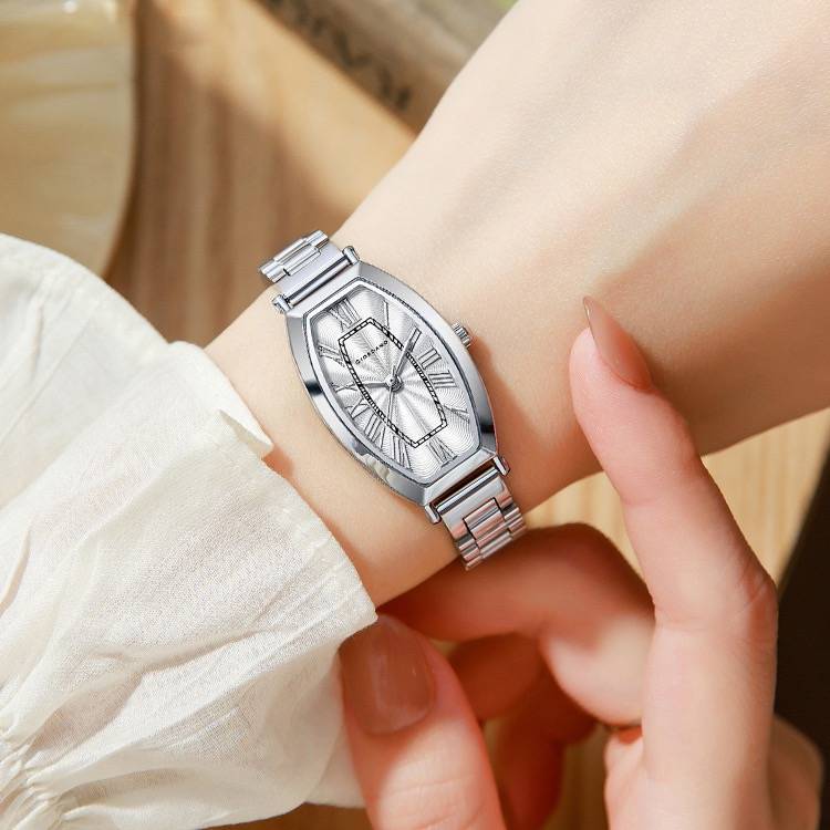 Giordano Silver Oval Shape Dial Watch For Women – Elegant Roman Numerals, Stainless Steel Strap, Sleek Analog De : GZ-60100-11