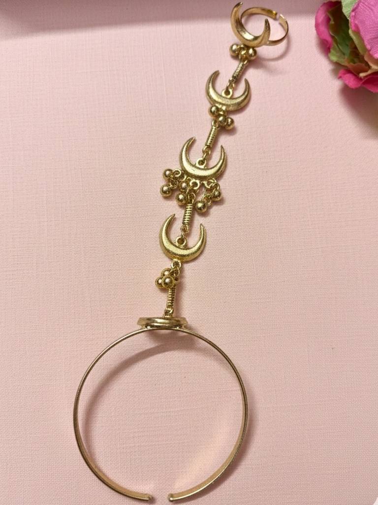 Women Oxidised Gold-Plated Ring Bracelet : VI25BC100024