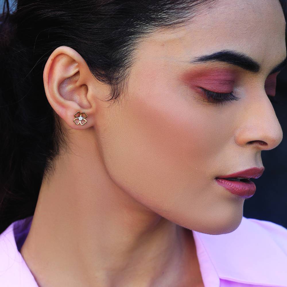 Clover Bezel - Lab Diamond Stud Earrings : LLER0142