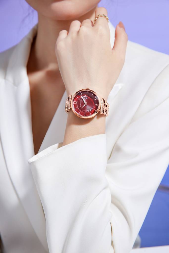 Giordano Exquisite Analog Watch For Women With Round Cut Glass Textured Dial, Stainless Steel Strap And Date Dis : GZ-60111-55