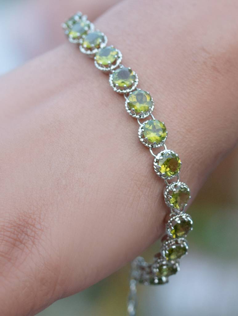 925 Sterling Silver Peridot Bracelet For Women Handmade Gemstone Bracelet Elegant Jewelry Gift For Her : FU-1036