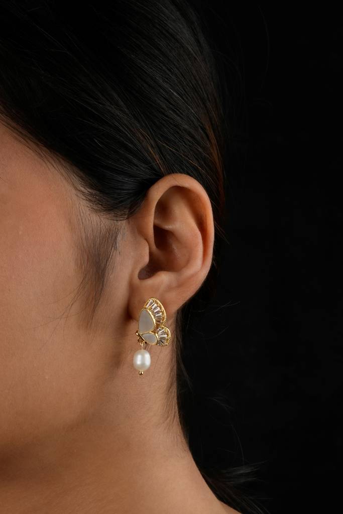 Serene Pearl Mop Butterflies Studs : PRBE08