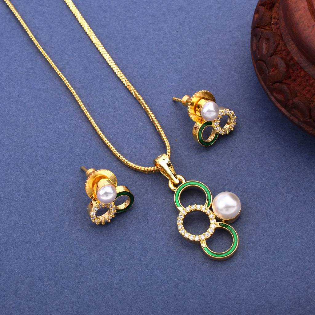 Meenakari Majesty Pendant Set With Chain : SSPENGPMEPCZ34