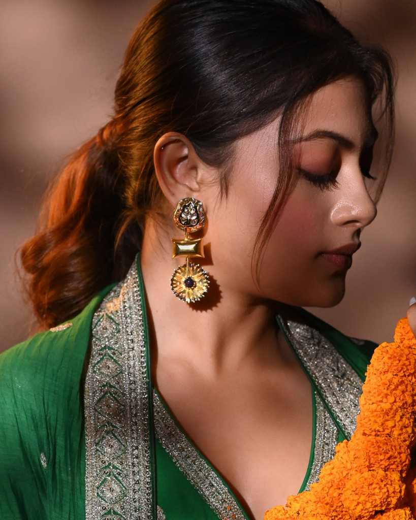 Mughal Hand Crafted Earrings : OTW-1029