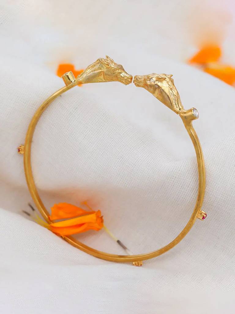 Sitayan Silver Ashwamedh Horse Cuff : U080SG014LB0744