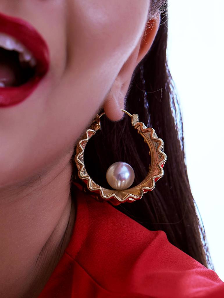 Golden Oyster Hoops : Z15EA