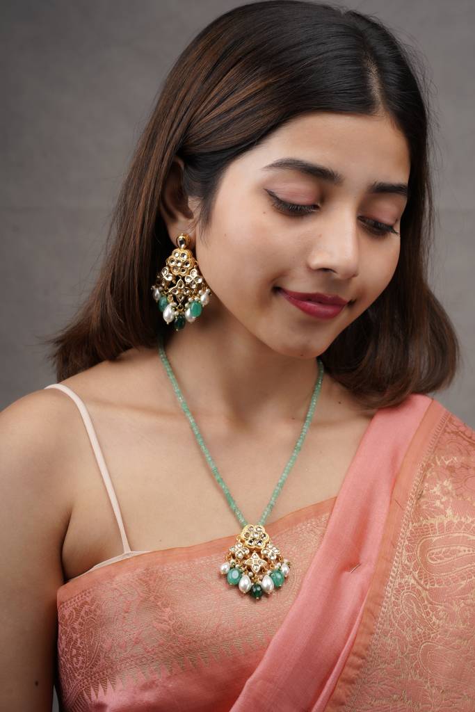 Guldasta Necklace Set- Green : PE35043