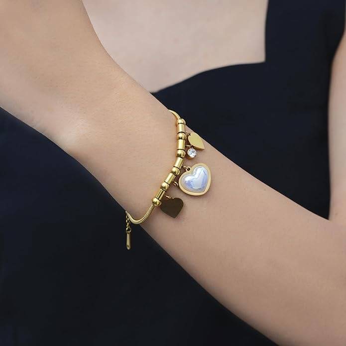 Gold-Plated Hearts Stainless Steel Charm Bracelet : HSbrbr0IDSM0018