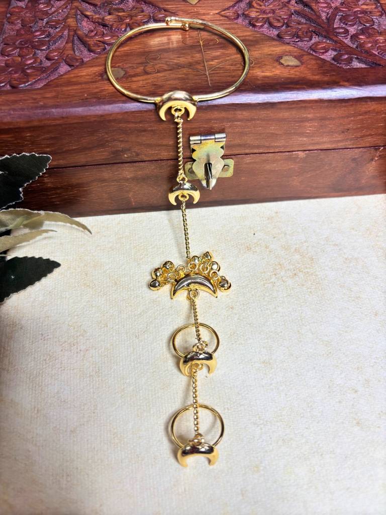Gold Plated Chand Ghungroo Hathphool Kashmiri Bangle Bracelet Set : VI26BC100087