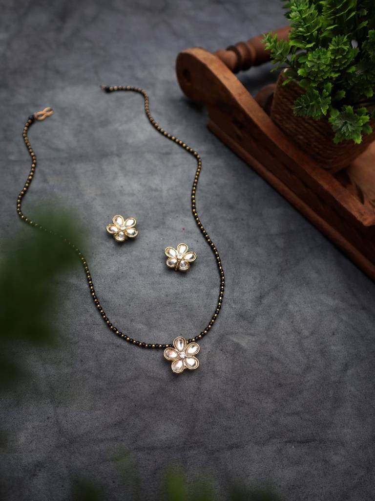 Forever Flowers -  Mangalsutra Necklace Set : PAMS06KU