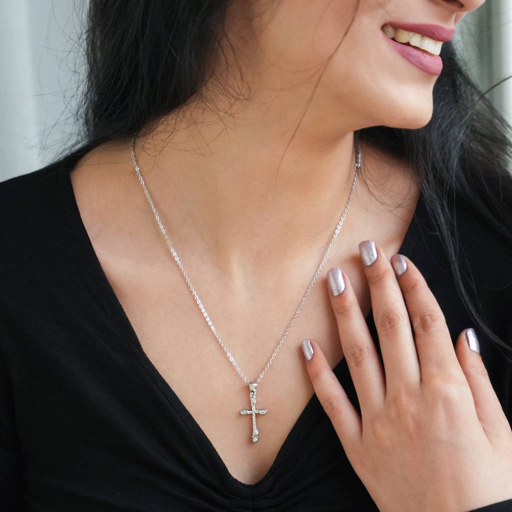 925 Silver Divine Cross Pendant Chain : IS-NC-PC-1152