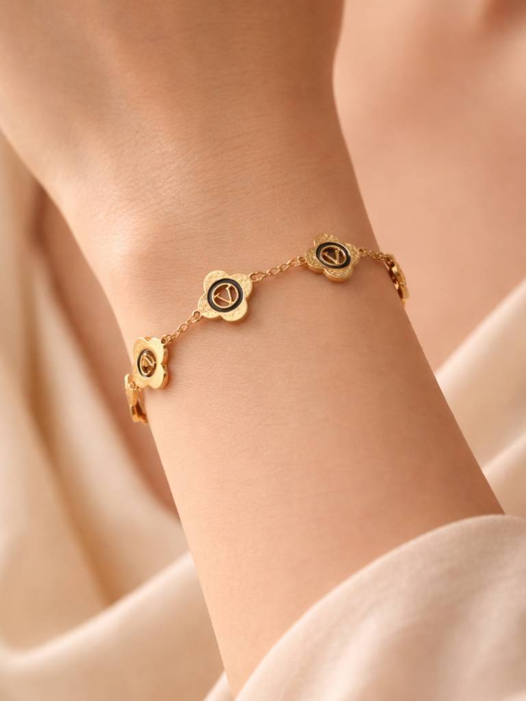 Gold Clover V Chain Bracelet – 18K Gold Plated Stainless Steel : ATCB747GCVB