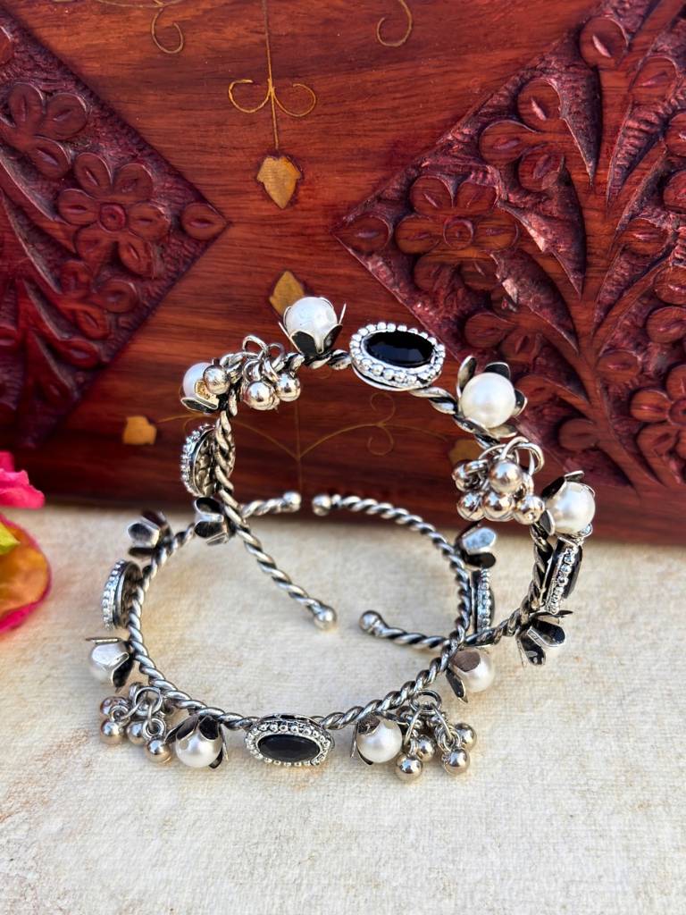 Set Of 2 Silver-Plated Beaded Kashmiri Bangles : VI26BC100055