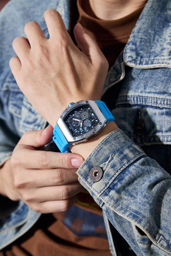 Giordano Sqaure Analog Casual Sporty Watch For Men – Mechanical-Inspired Design Dial, Quartz Movement, Silicon S : GZ-50150-04