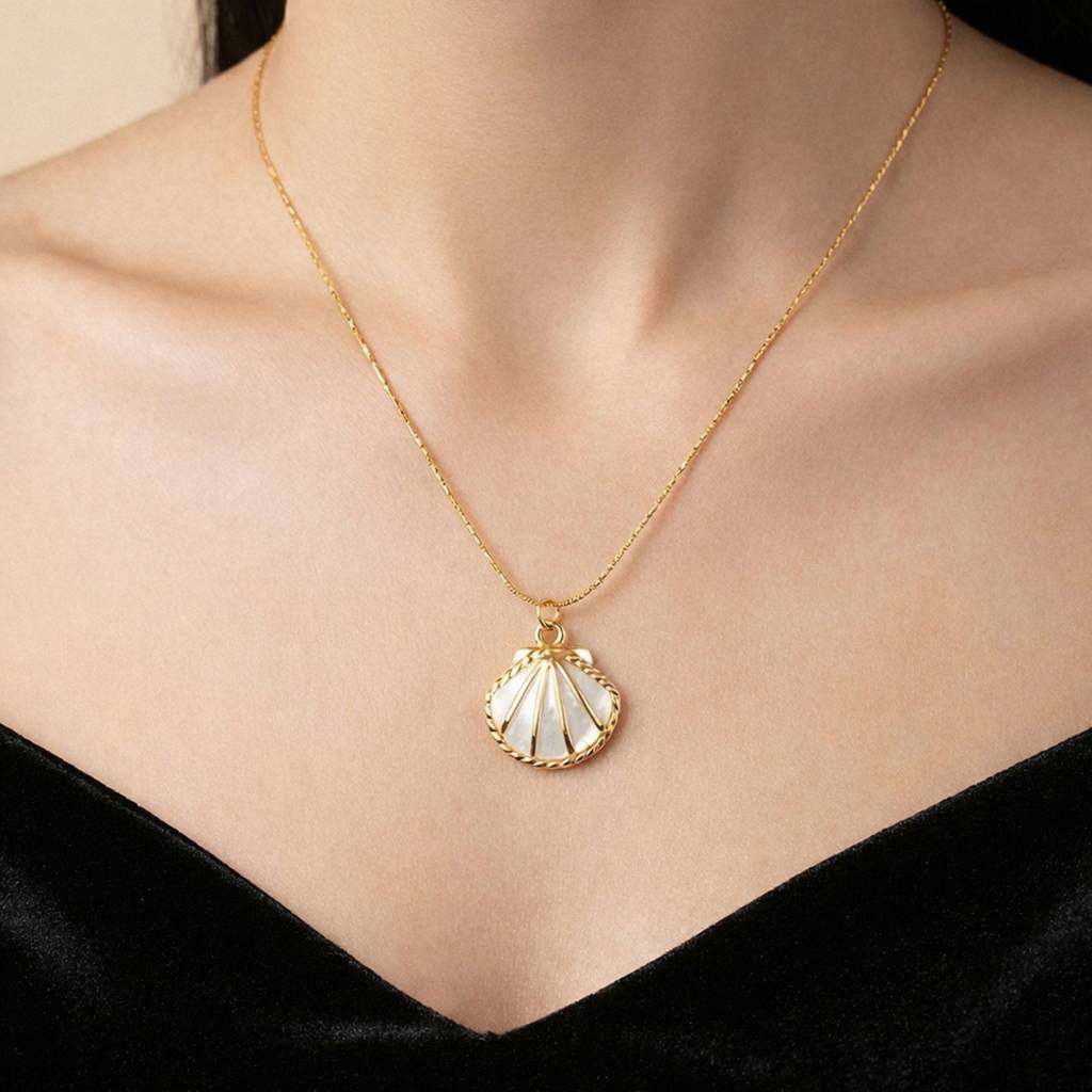 Gold-Plated Elegant Shell Charm Anti-Tarnish Pendant Necklace : HSPS60MB1605