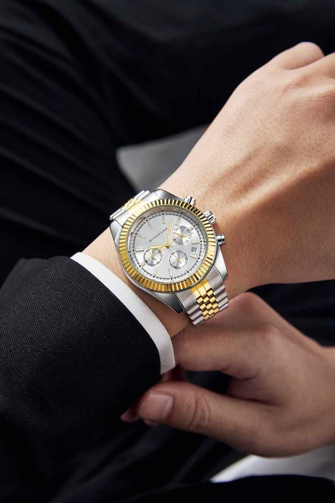 Giordano Chronograph Analog Watch For Men – Textured Bezel, Luminous Index Markers, Stainless Steel Strap & Date : GZ-50164-44