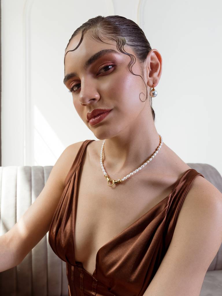 Happy Hands Pearl Necklace : MJ21