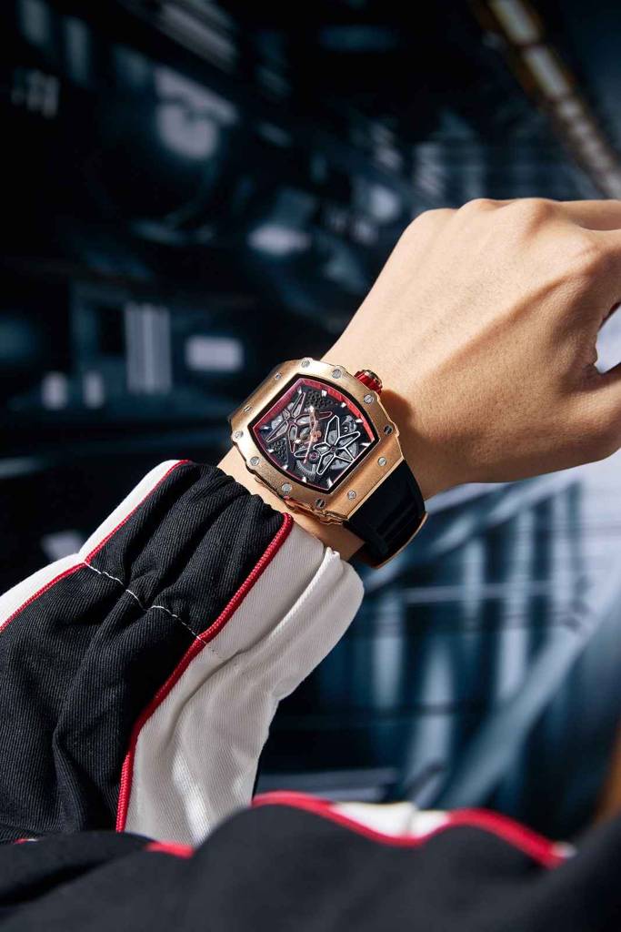 Giordano Analog Skeleton Dial Watch For Men Â Tonneau Case, Silicone Strap, Open-Gear Sport Design, Quartz Mov : GZ-50188-22