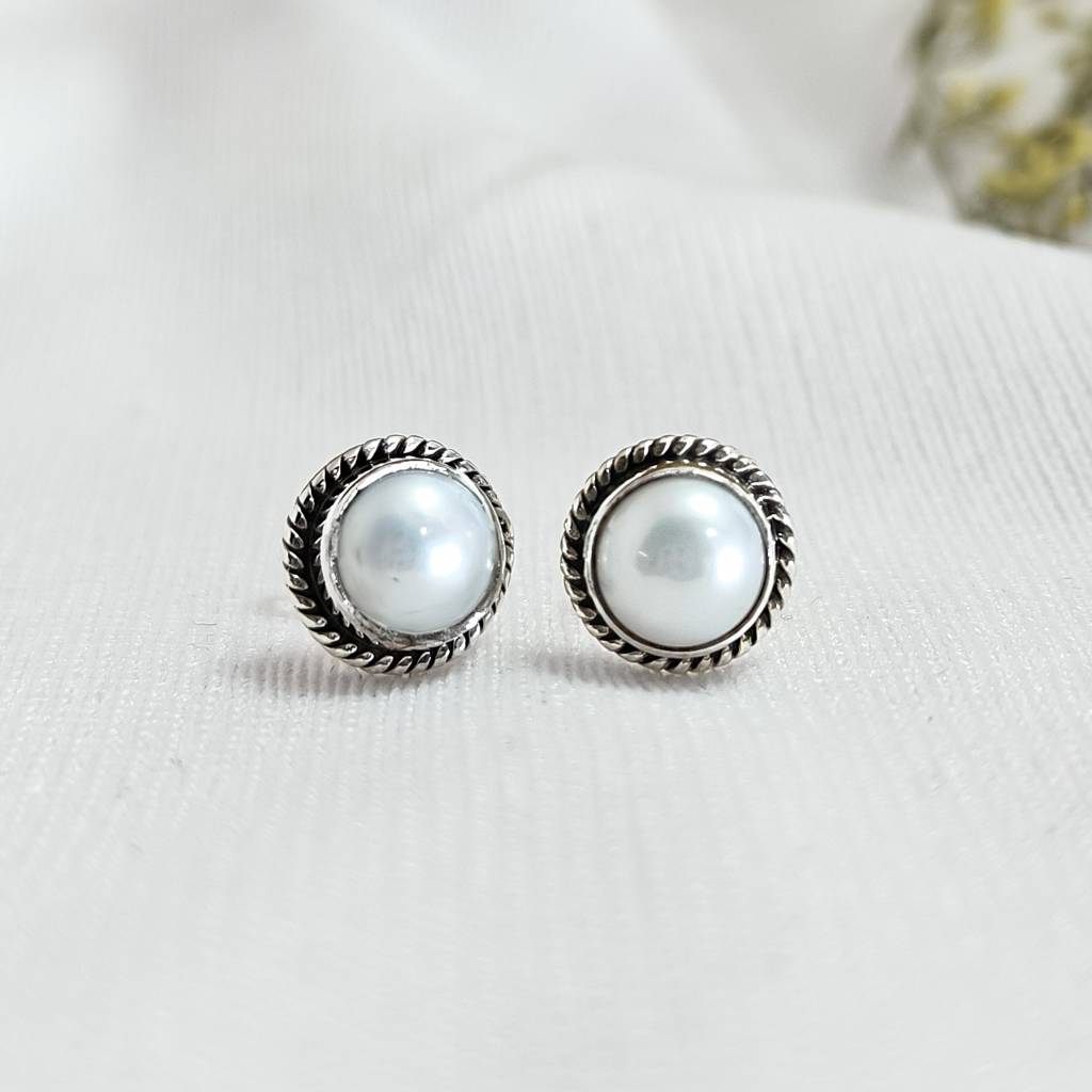 925 Silver Round Stud Earrings With Pearl : IS-ER-DP-1101