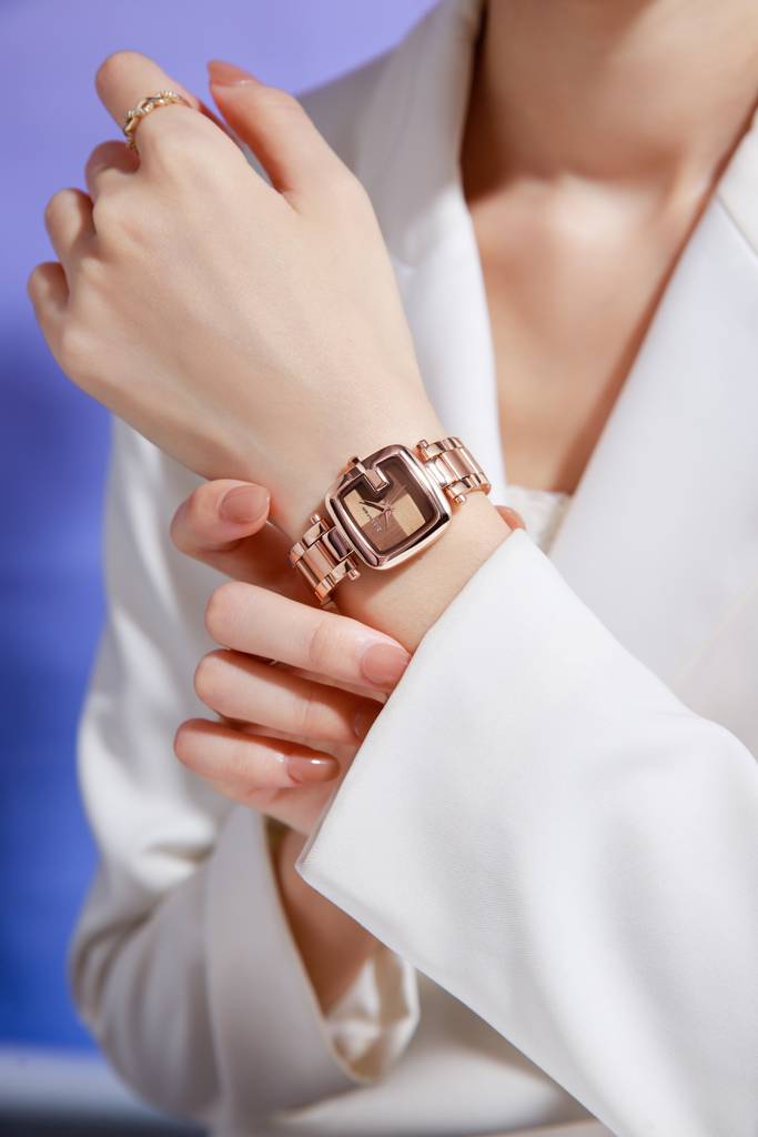 Giordano Monogram Watch For Women Dial With Metal & Leather Strap Fashionable Design, Water Resistant Quartz Ana : GZ-60107-33